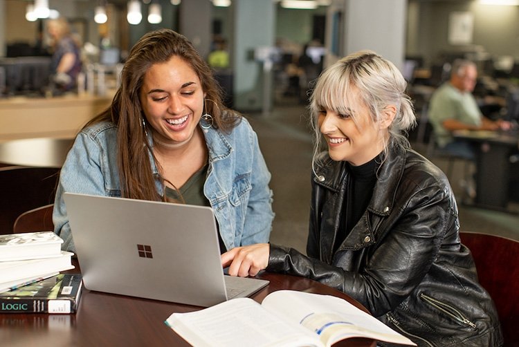 Two tcc students study together